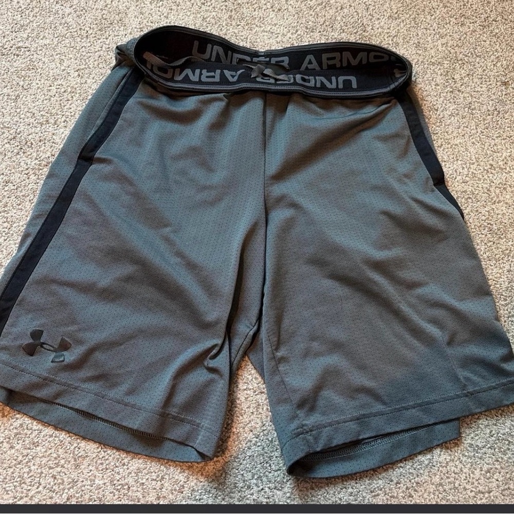 Under Armour Men's Charcoal Gray Athletic Shorts with Black Trim
